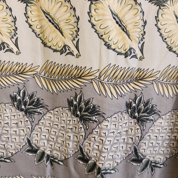 Tommy Bahama 100% Silk Shirt  L, Original Fit Button Front - Picture 4 of 5